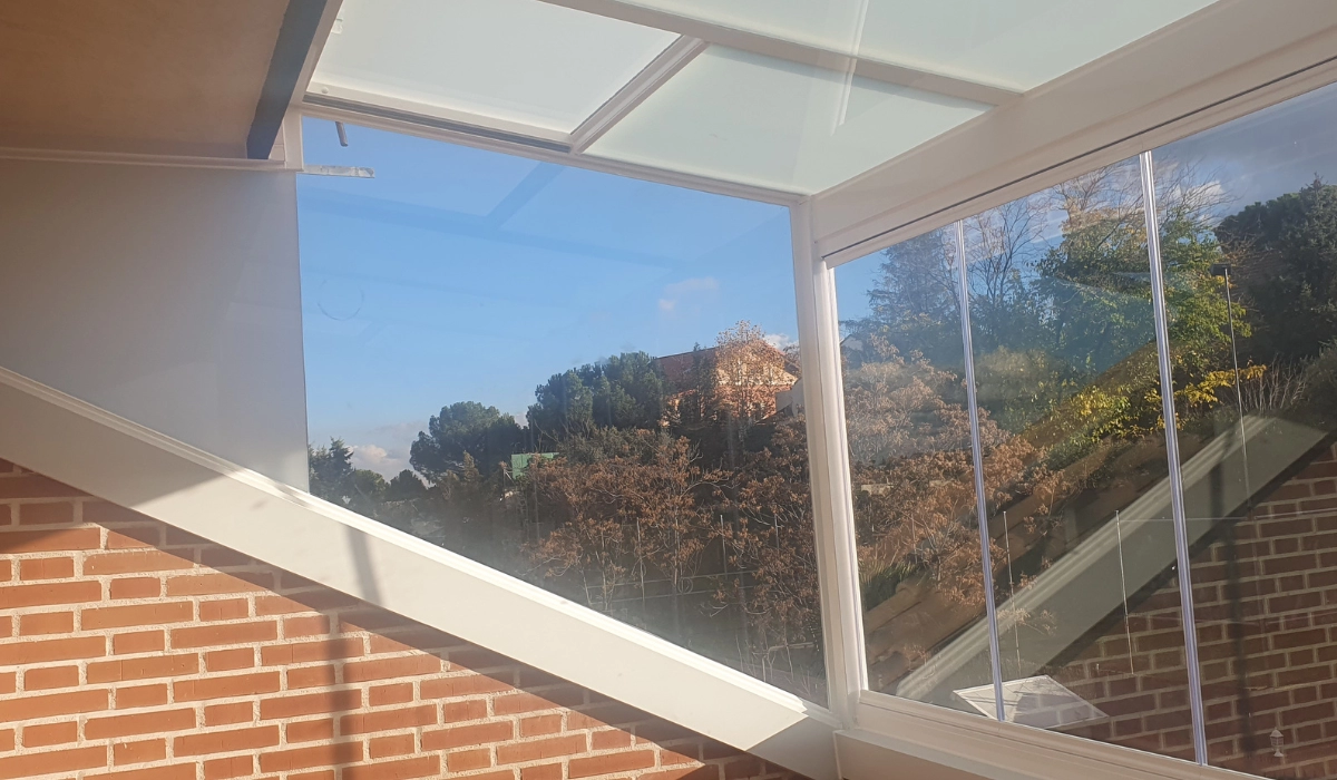 aticos con cortinas de cristal y techo movil
